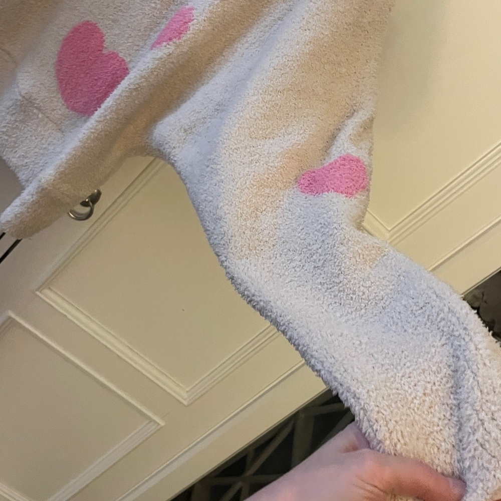 Cozy Pink Heart Sweater - Picture 4 of 9